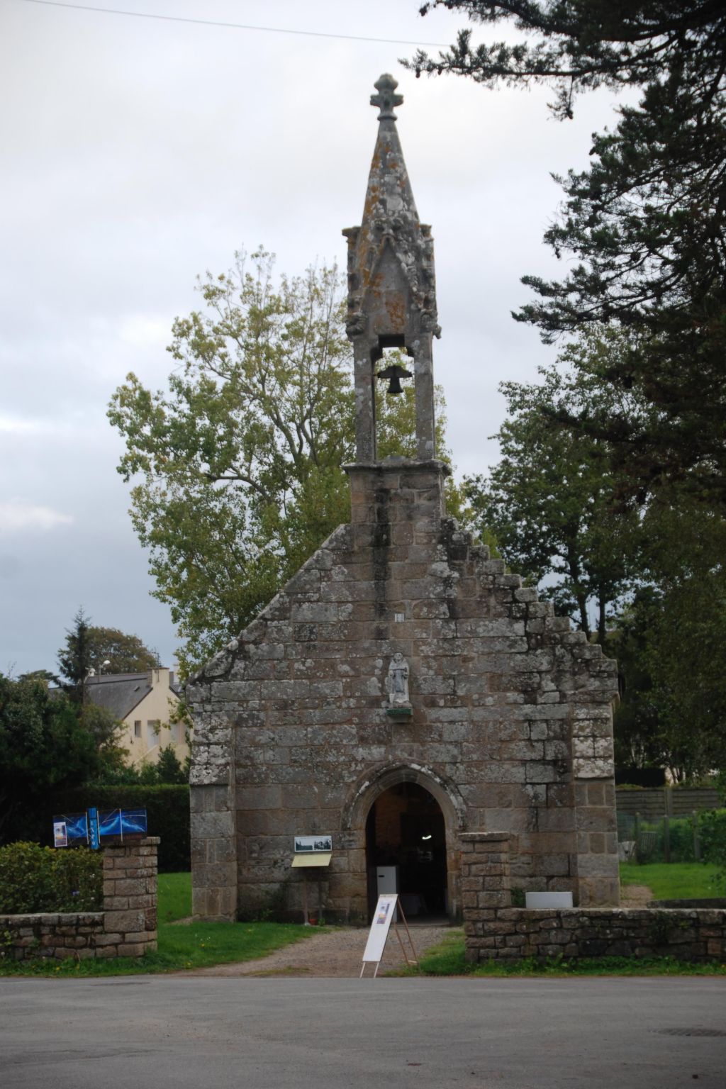Villa mit großem Grundstück direkt am Mer-Inside