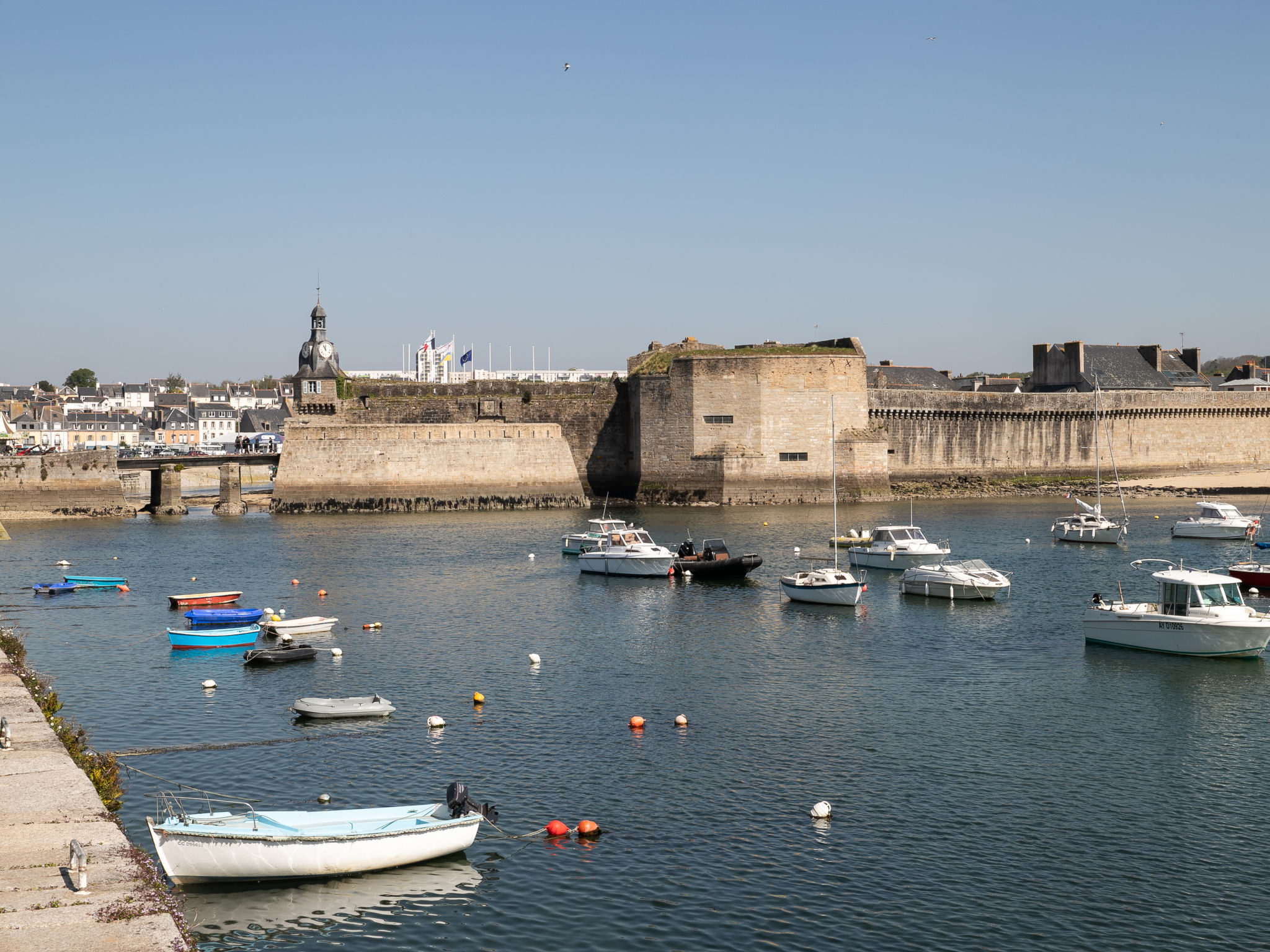 Villa mit großem Grundstück direkt am Mer-Area