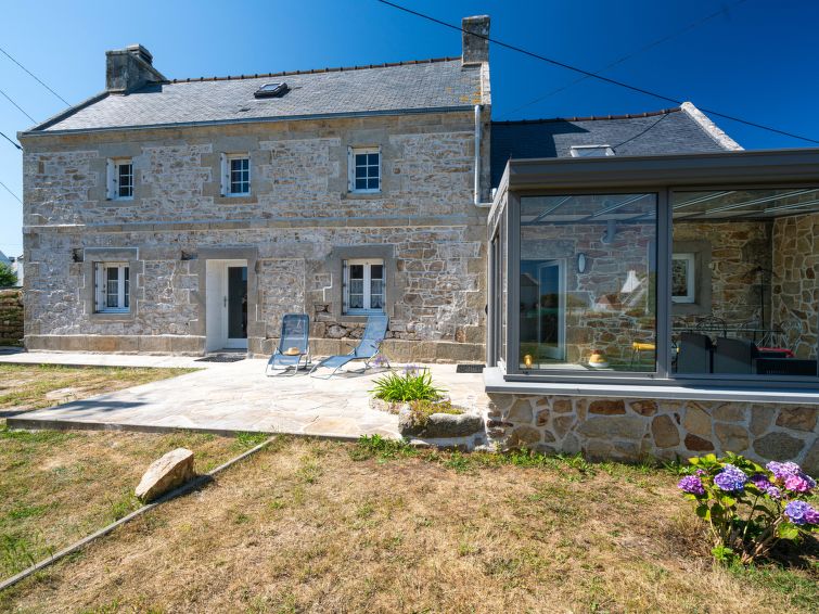 Search and Stay destination Plogoff, Bretagne - France from AU$ 188. L'Iroise