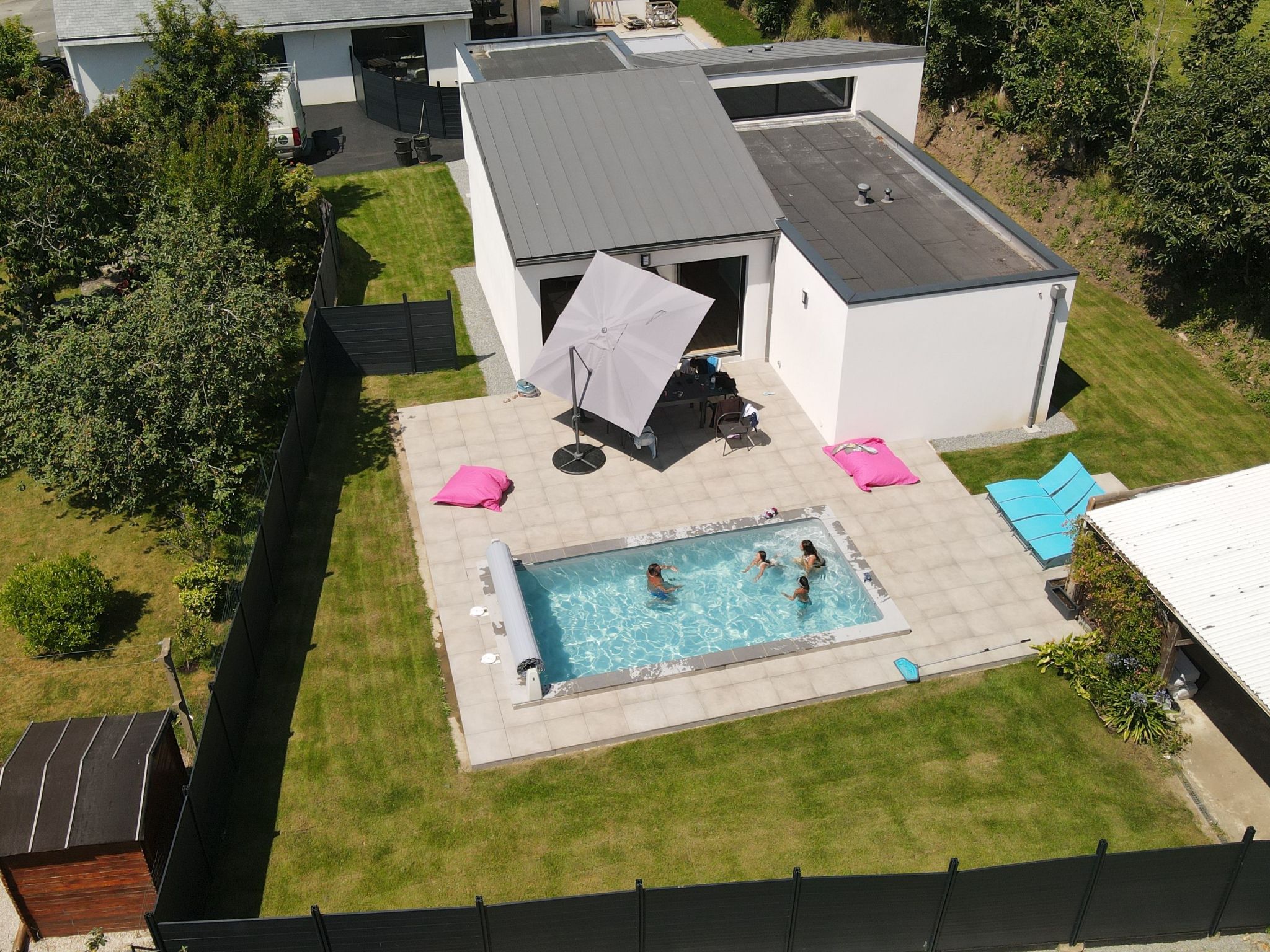 Neues Haus in Meeresnähe mit beheiztem Pool-Binnen
