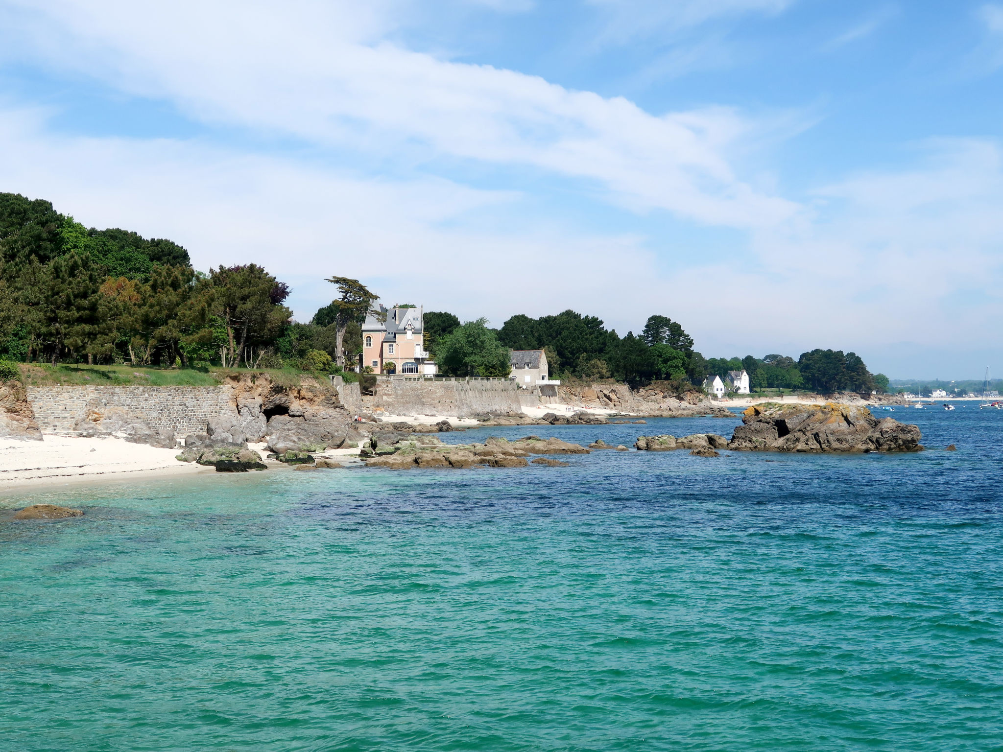 Neues Haus in Meeresnähe mit beheiztem Pool-Omgeving