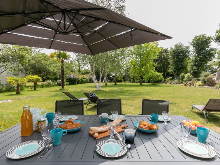Search and Stay destination Fouesnant, Bretagne - France from AU$ 315. L'échappée