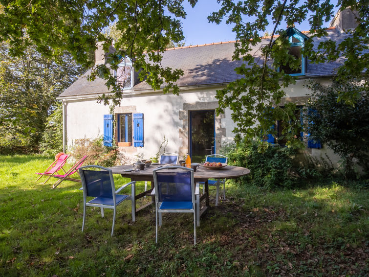 Search and Stay destination Fouesnant, Bretagne - France from AU$ 146. Le Petit Poirier