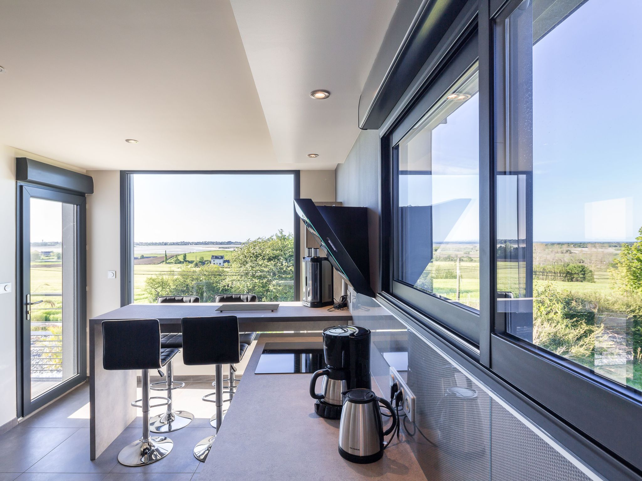 Villa Tante Alice  Meerblick Komfort Villa Alleinlage mit Aufzug Jacuzzi Dampfb-Binnen