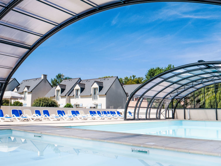 Vakantiehuis met verwarmd zwembad in Crozon-Morgat in Crozon-Morgat