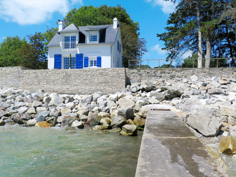 Centraal gelegen vakantiehuis Les Embruns met zeezicht in Crozon-Morgat in Crozon-Morgat