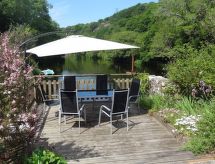 Apartment mit privater Terrasse am Fluss