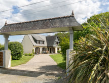 Vrijstaande villa met privézwembad en grote tuin nabij Tregunc - thumbnail 6