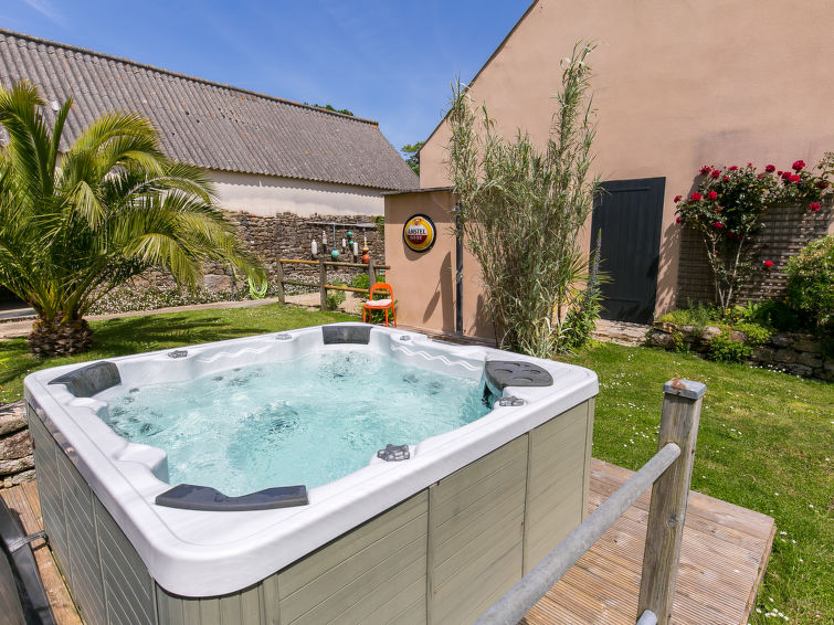 Search and Stay destination Trégunc, Bretagne - France from AU$ 174. Aven (TGC103)