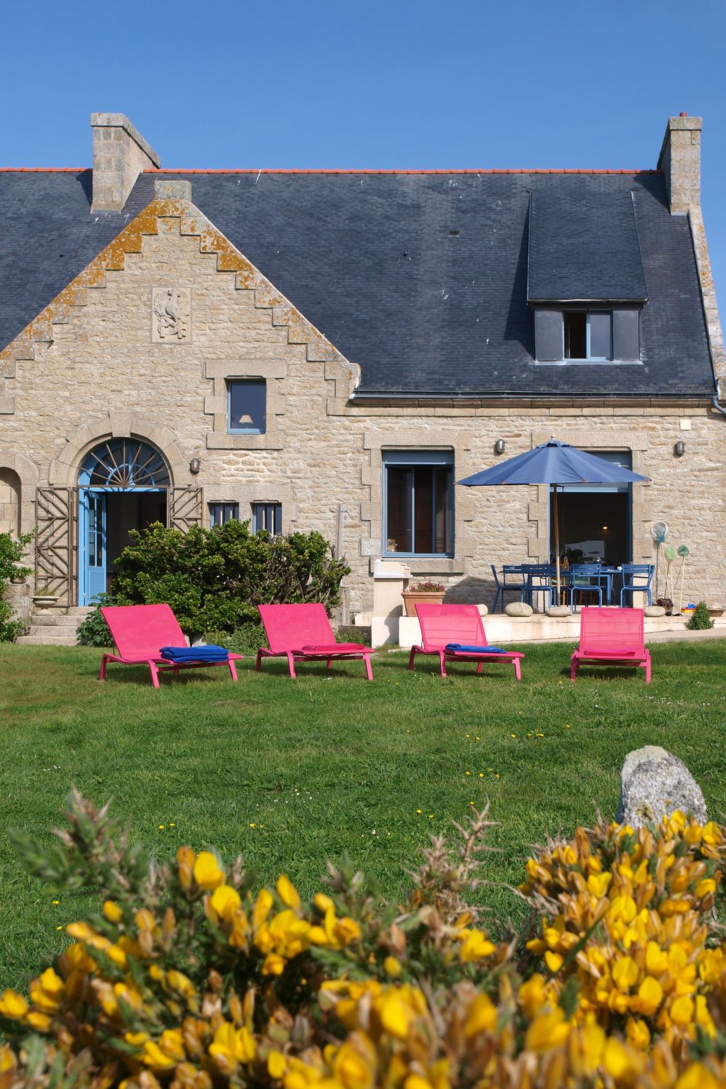 Ferienvilla mit Blick auf das Wasser