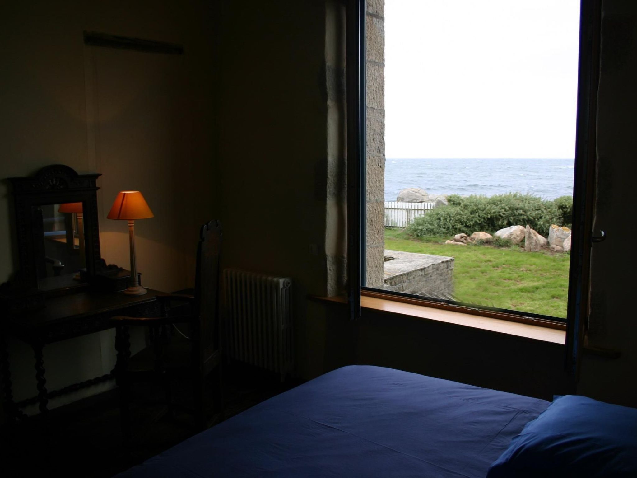 Ferienvilla mit Blick auf das Wasser-Image-tags.info