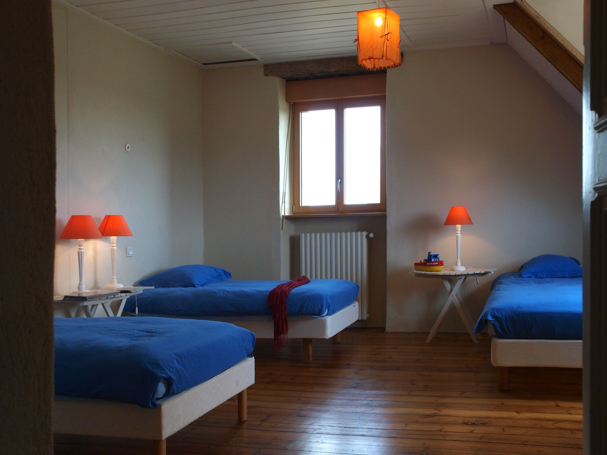 Ferienvilla mit Blick auf das Wasser-Image-tags.info