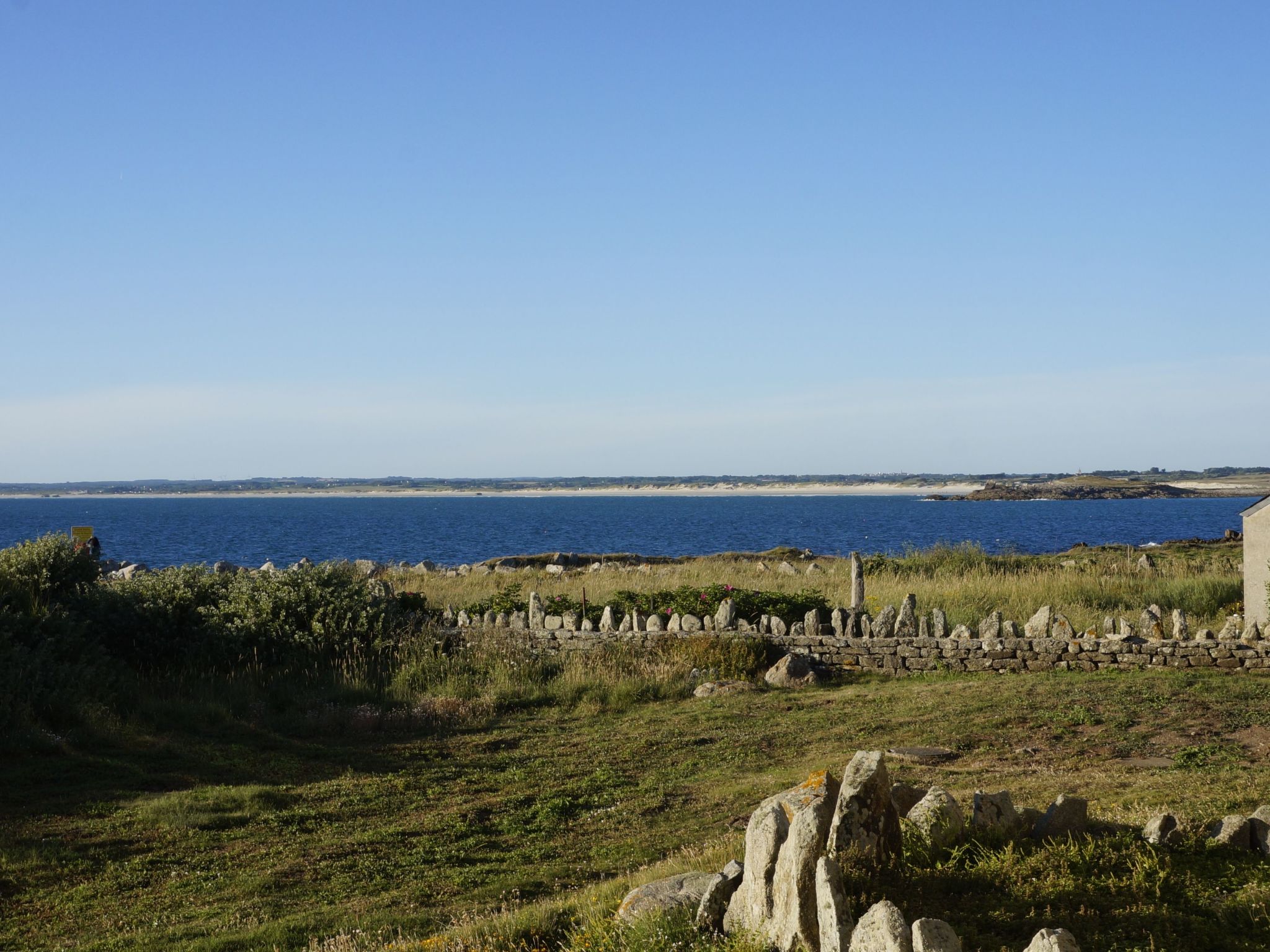 Ferienvilla mit Blick auf das Wasser-Image-tags.info