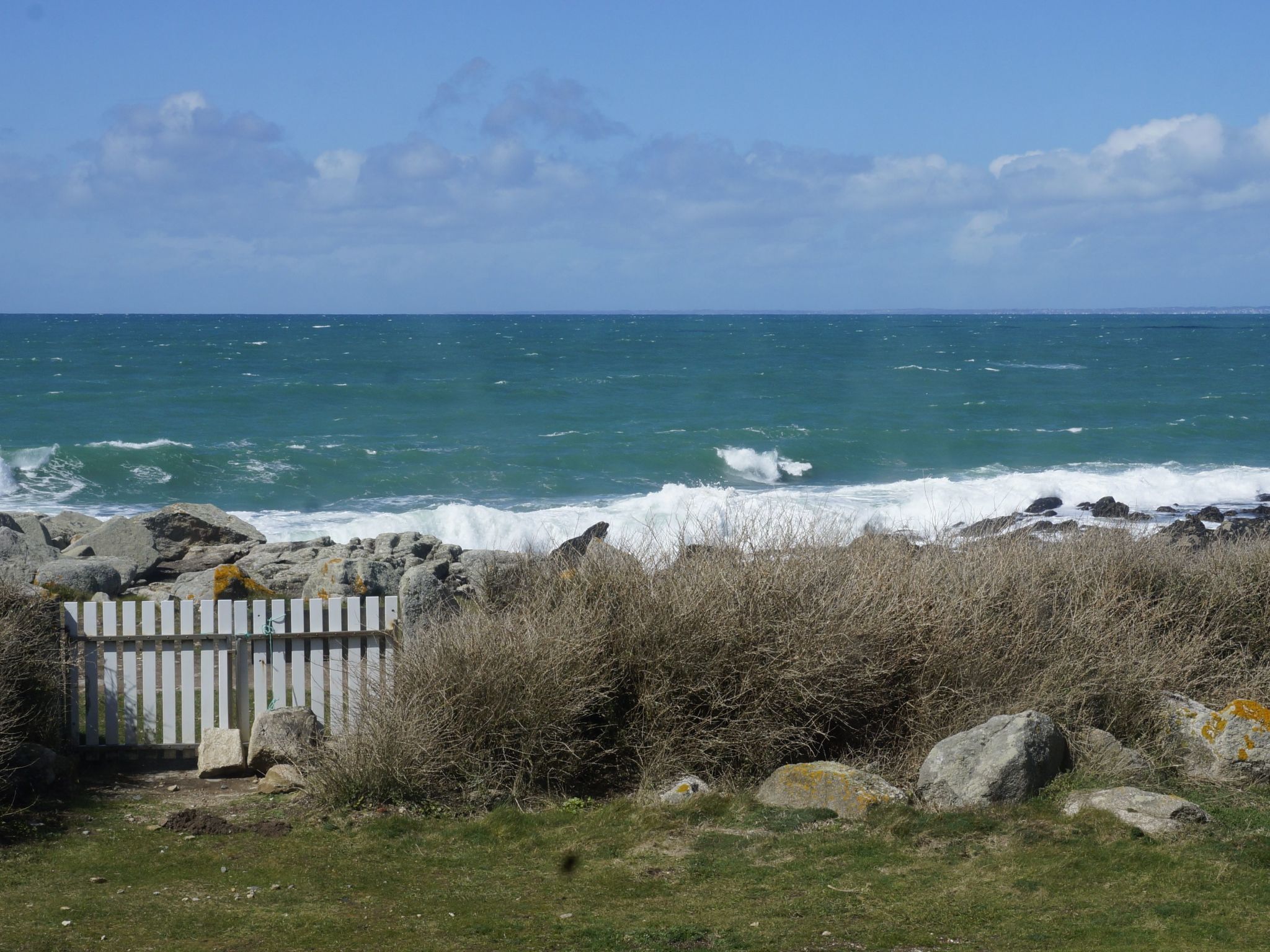 Ferienvilla mit Blick auf das Wasser-Image-tags.info