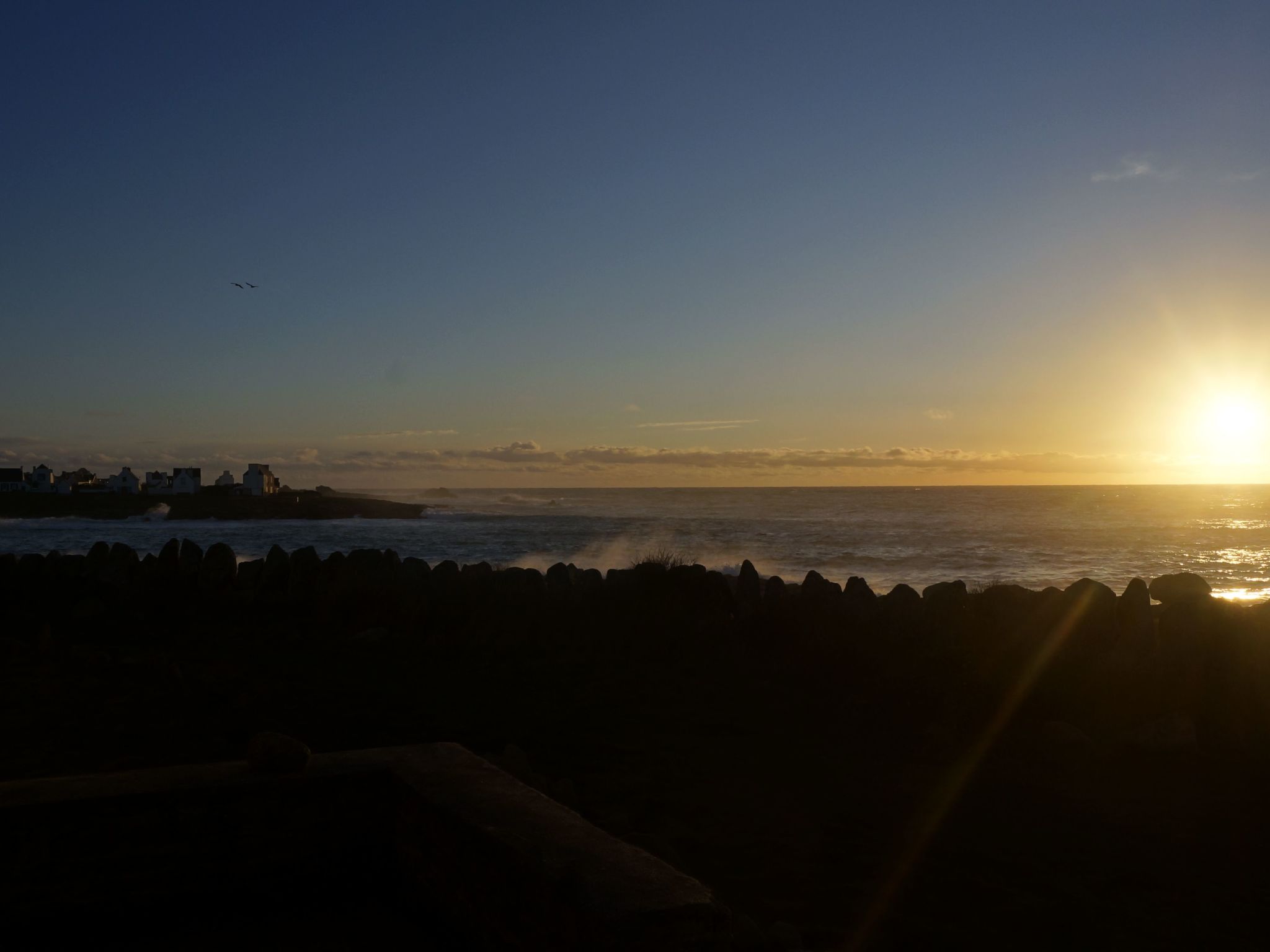 Ferienvilla mit Blick auf das Wasser-Image-tags.info