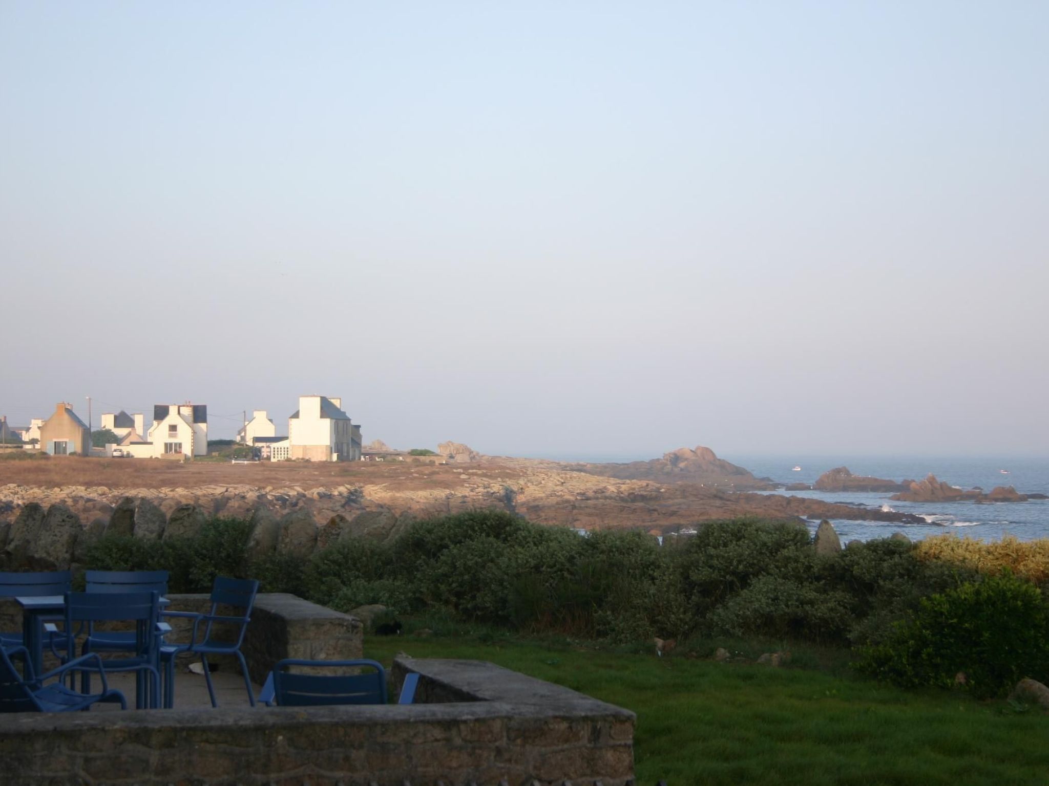 Ferienvilla mit Blick auf das Wasser-Image-tags.info