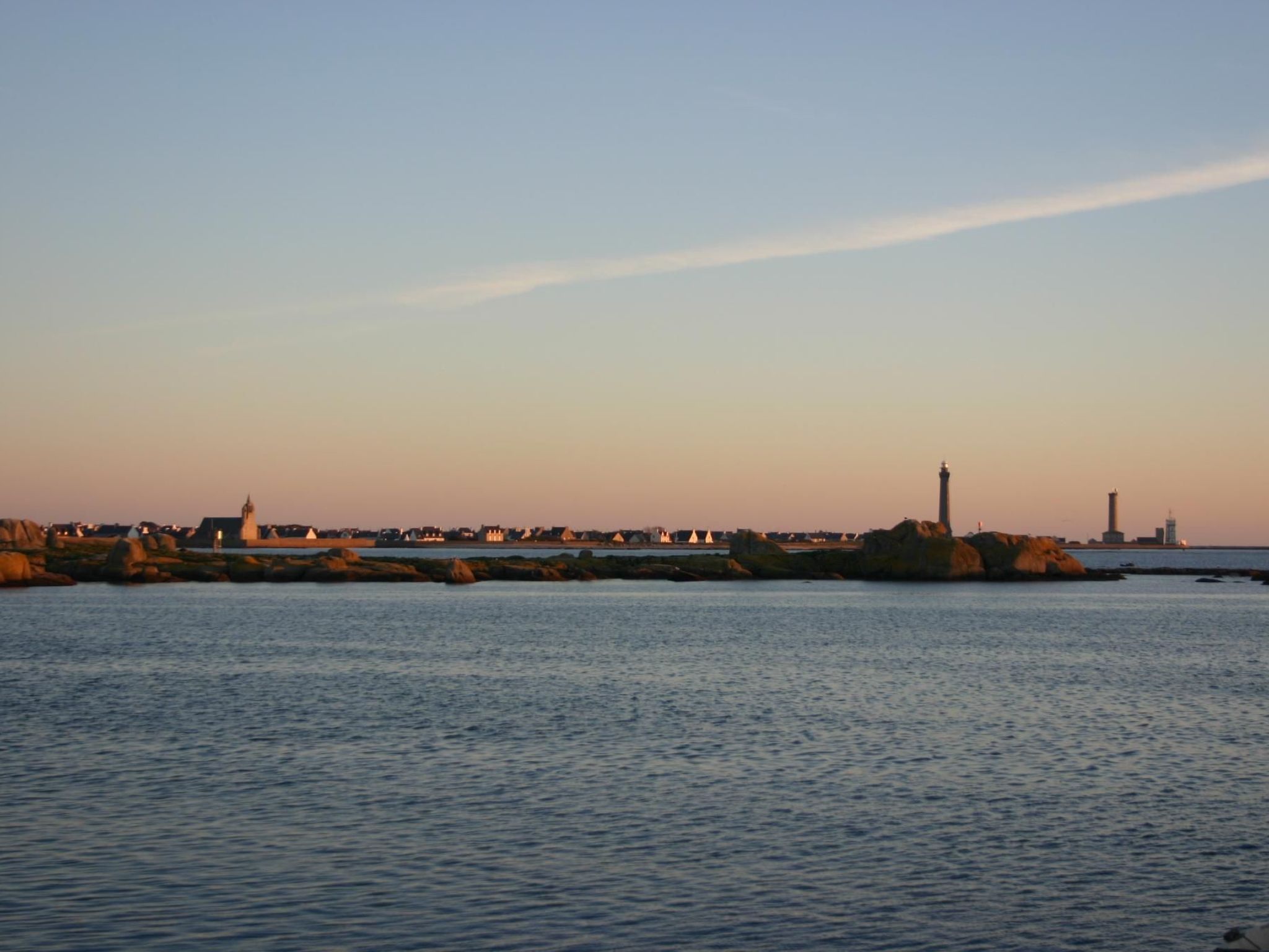 Ferienvilla mit Blick auf das Wasser-Image-tags.info