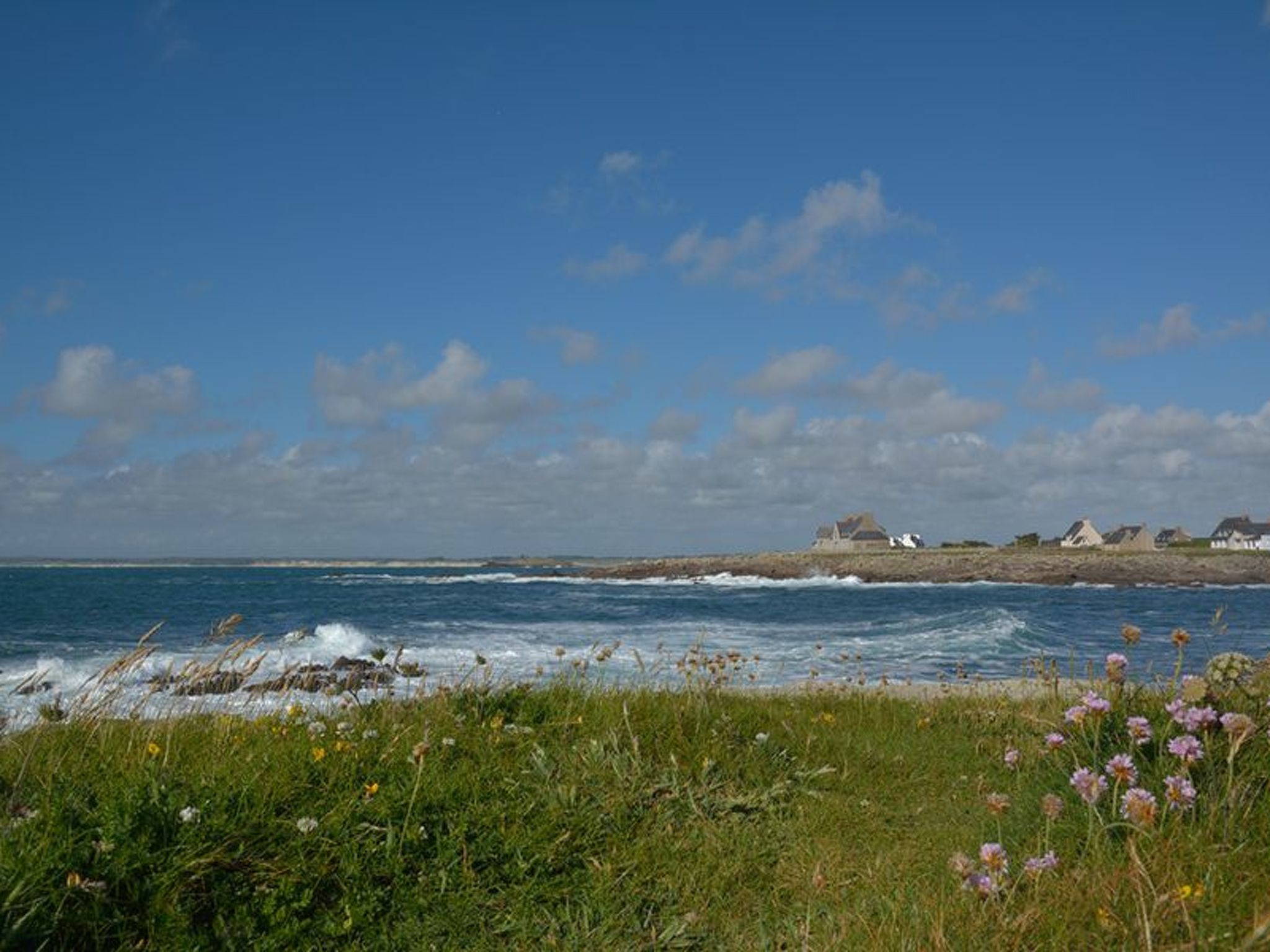 Ferienvilla mit Blick auf das Wasser-Image-tags.info