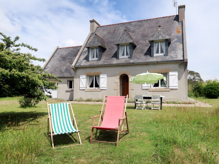 Search and Stay destination Plomeur, Bretagne - France from AU$ 142. Les Genêts