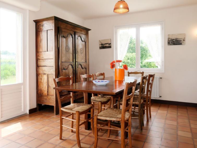 Search and Stay destination Plomeur, Bretagne - France from AU$ 145. Les Genêts (PMR100)