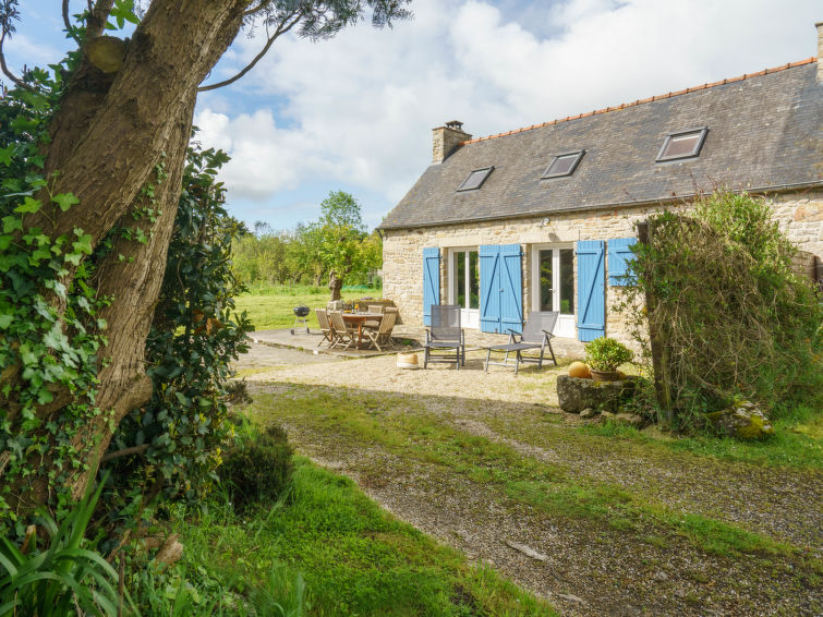 Search and Stay Destinations. Vacation Rentals in Plomeur, Finistere - Brittany - France