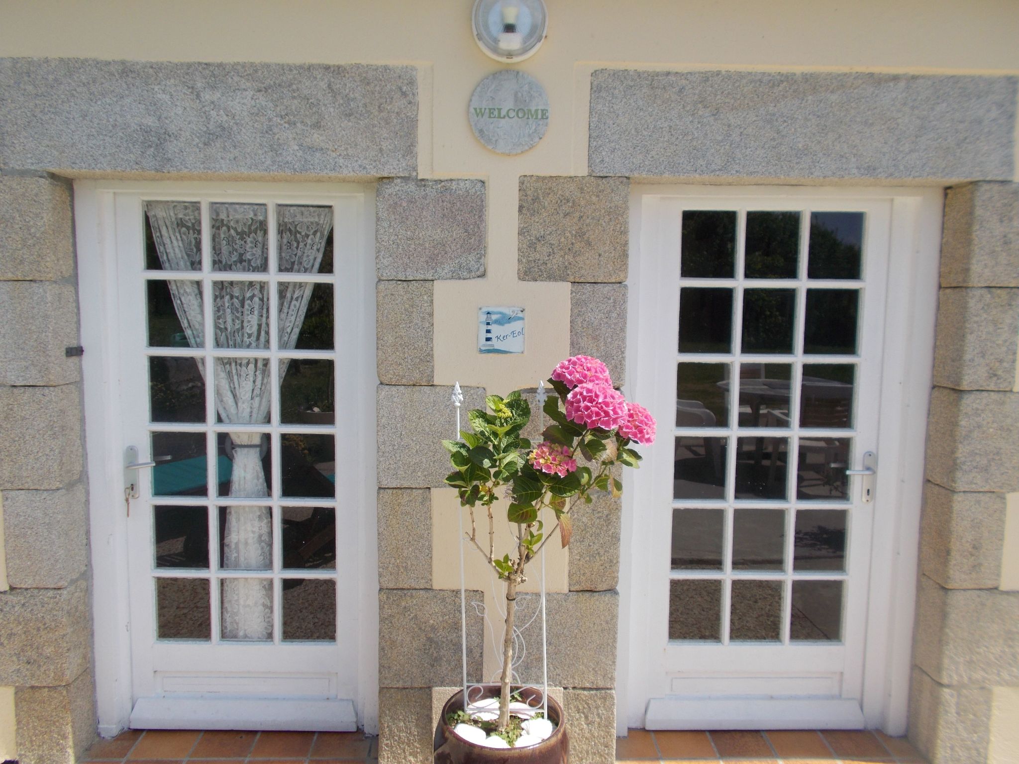 Bretonisches Ferienhaus in Meeresnähe mit Garten