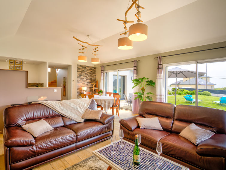 Search and Stay destination Telgruc-sur-Mer, Bretagne - France from AU$ 189. Orphée