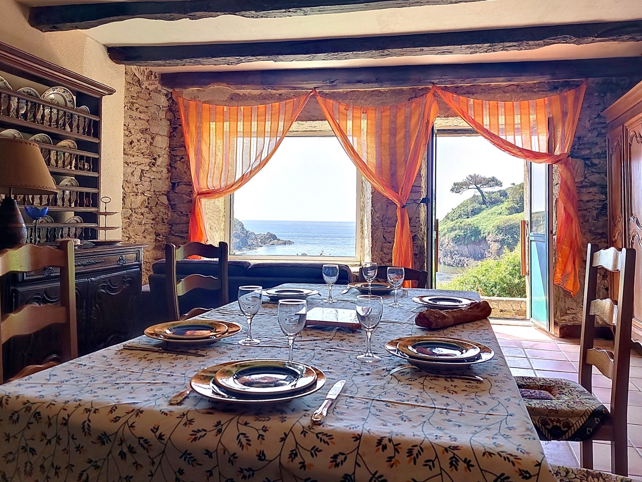 La Sardinerie de la Crique de Porsac'h - Binnen