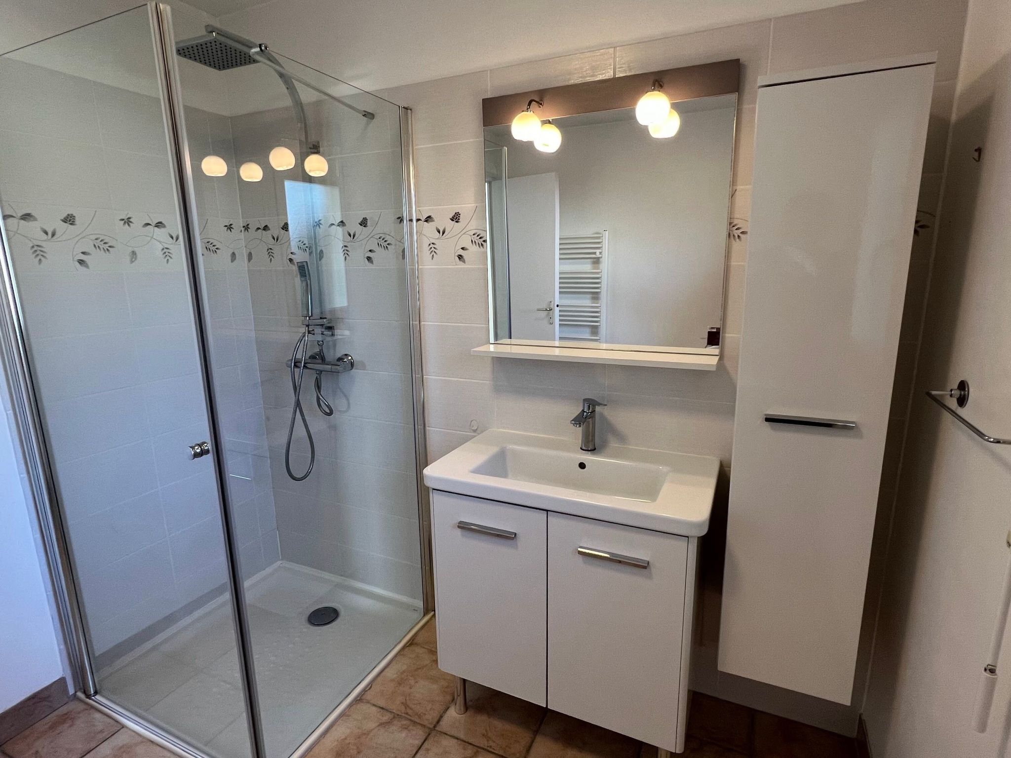 Prächtige Villa mit exotischem Garten, Strand 200m entfernt-Image-tags.info