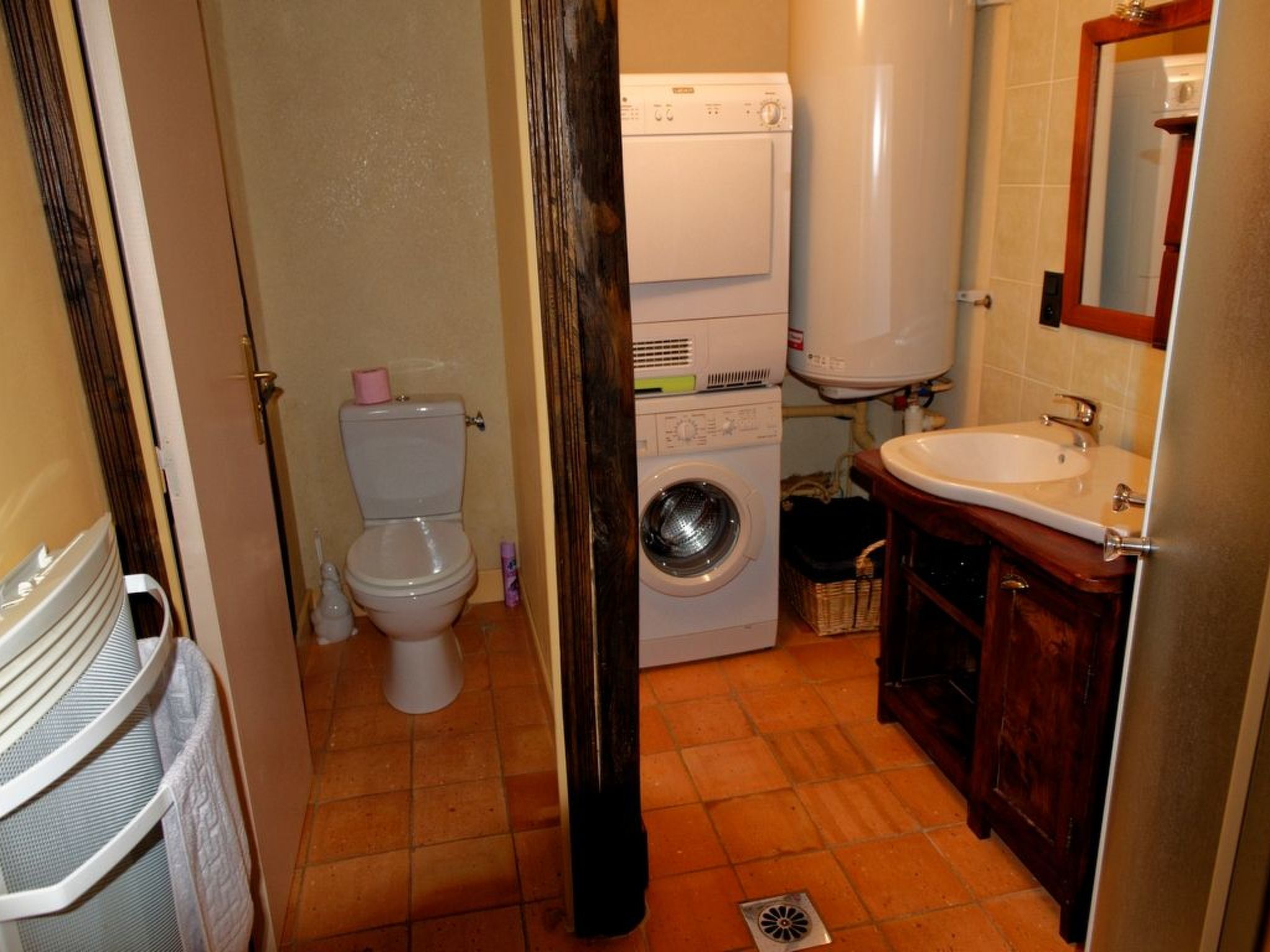 Domäne mit eigenem Garten und Grill-Dedans