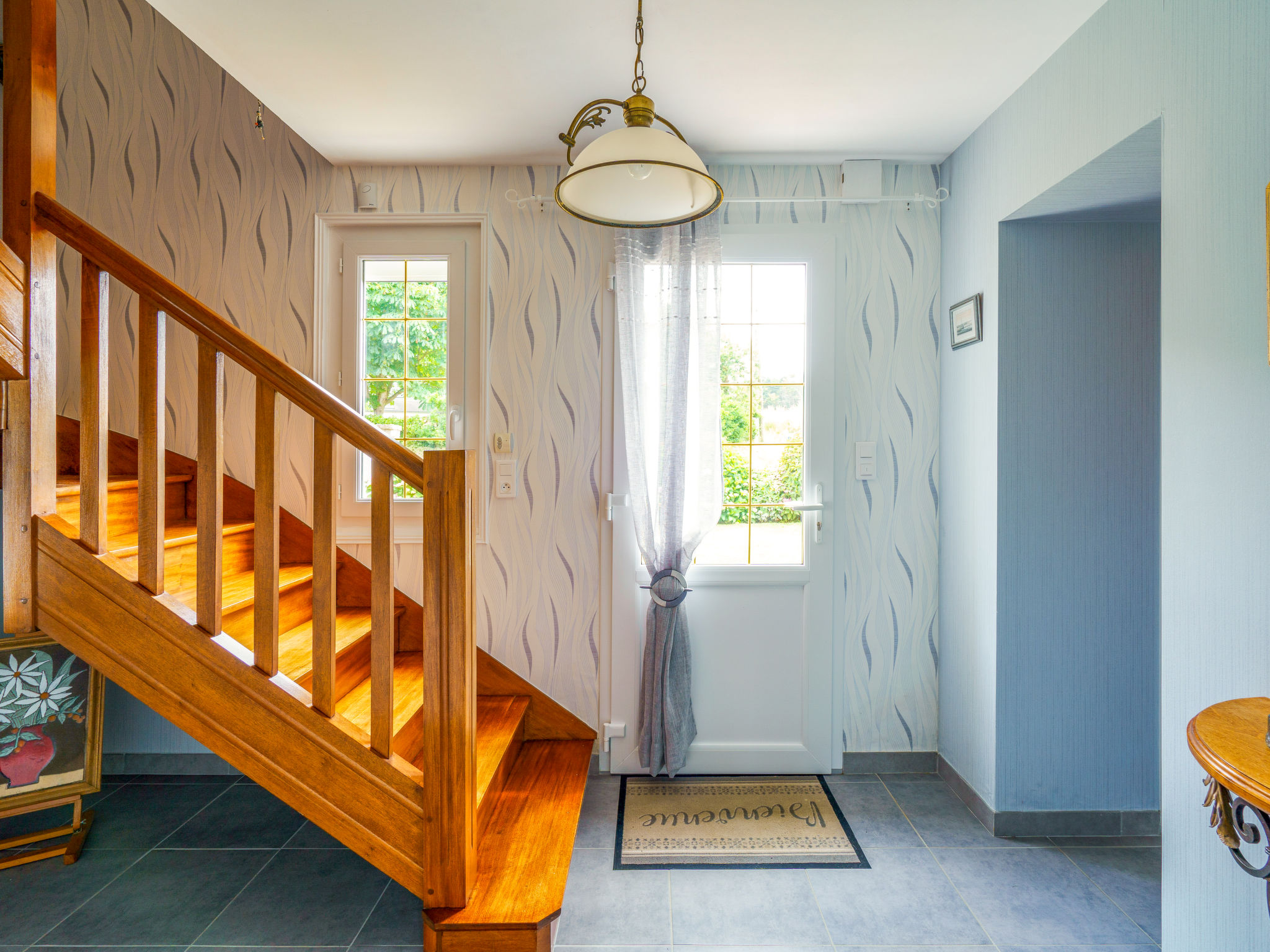 Les Volets Rouges-Drinnen