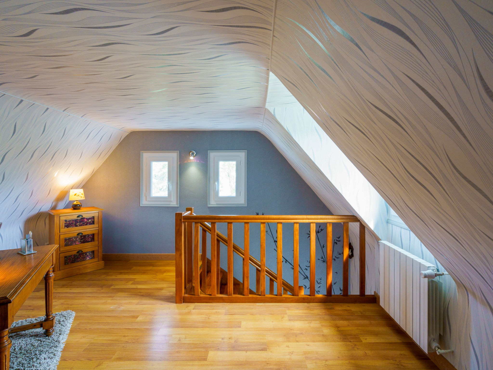 Les Volets Rouges-Drinnen