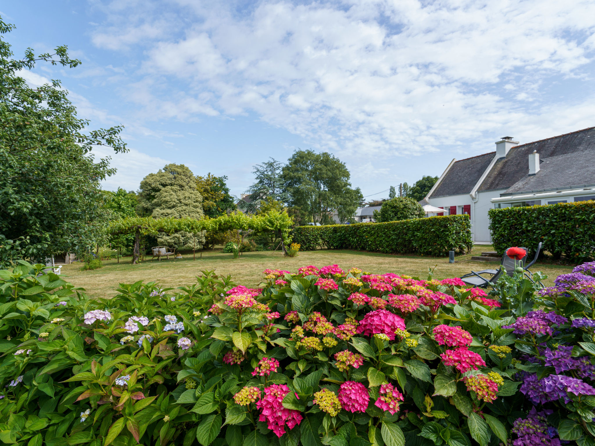 Les Volets Rouges-Draußen