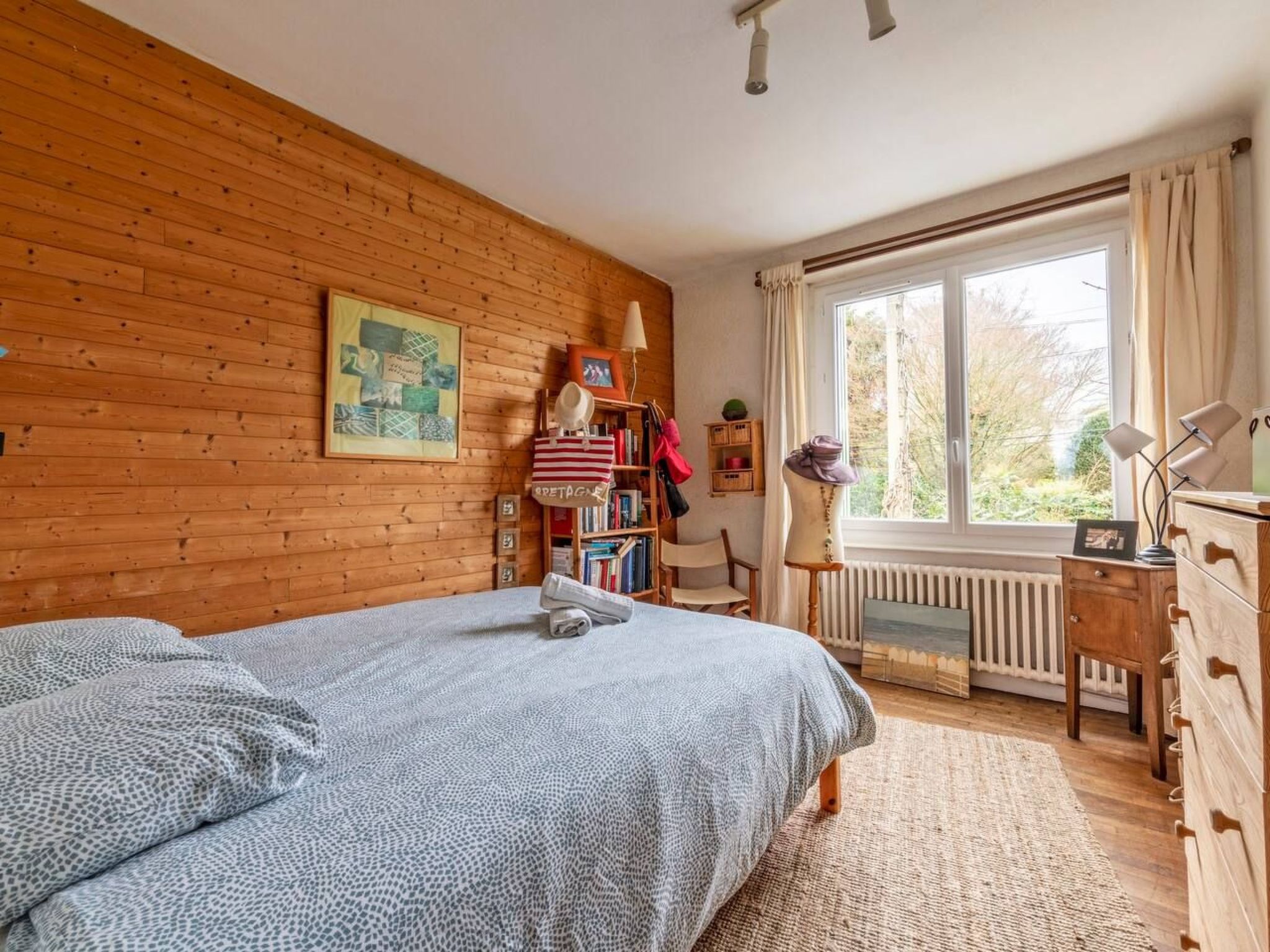 Großes Familienhaus mit schön angelegtem Garten-Dedans