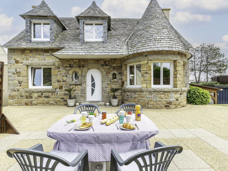Search and Stay destination Kerlouan, Bretagne - France from AU$ 218. Ty Moutic