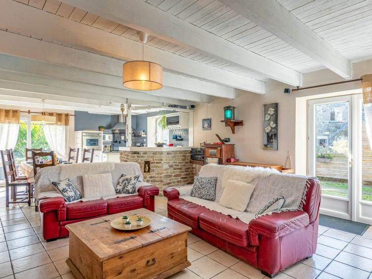 Search and Stay destination Saint-Frégant, Bretagne - France from AU$ 226. Ti Bonheur