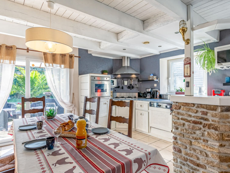 Search and Stay destination Saint-Frégant, Bretagne - France from AU$ 226. Ti Bonheur