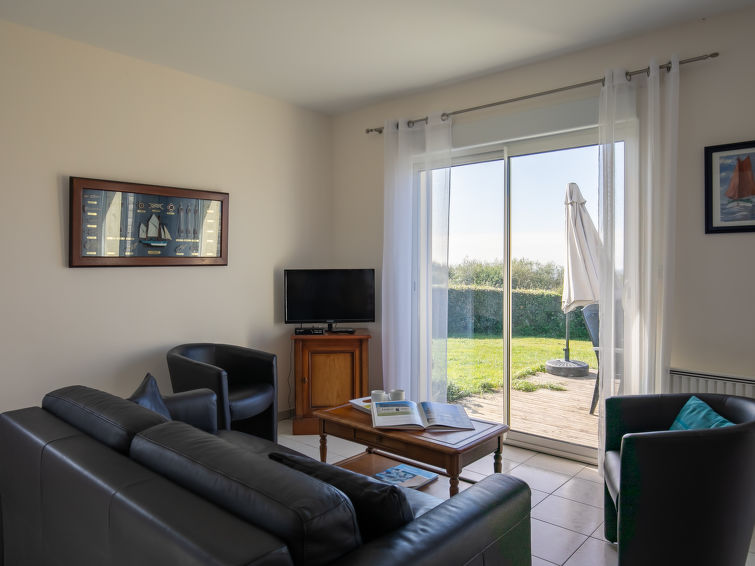 Search and Stay destination Le Conquet, Bretagne - France from AU$ 206. Mer des Bosmen 2