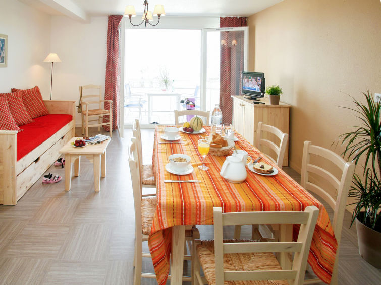 Search and Stay destination Plougasnou, Bretagne - France from AU$ 172. Domaines des Roches Jaunes