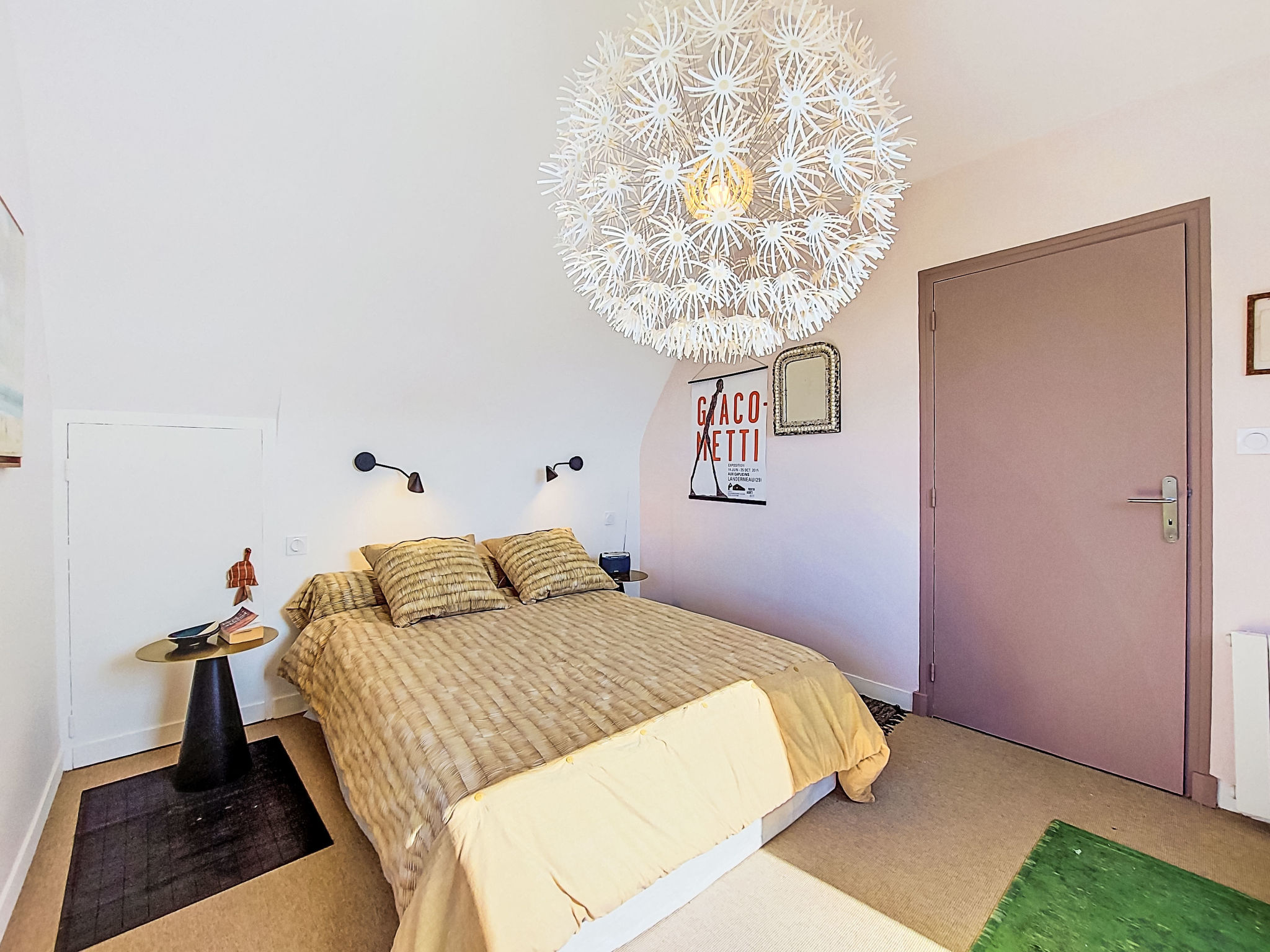 Bed ar Mor - Inside