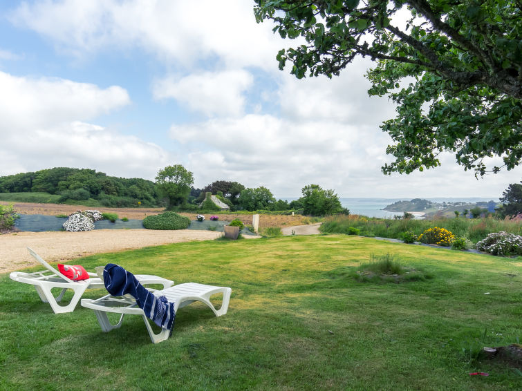 Search and Stay destination Locquirec, Bretagne - France from AU$ 219. La Belle Vue