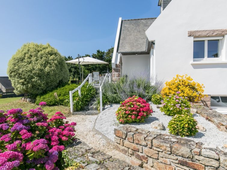 Search and Stay destination Locquirec, Bretagne - France from AU$ 274. Reve de Mer