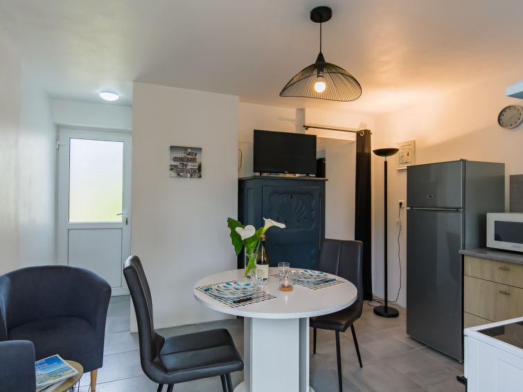 Search and Stay destination Locquirec, Bretagne - France from AU$ 125. Terre et Mer