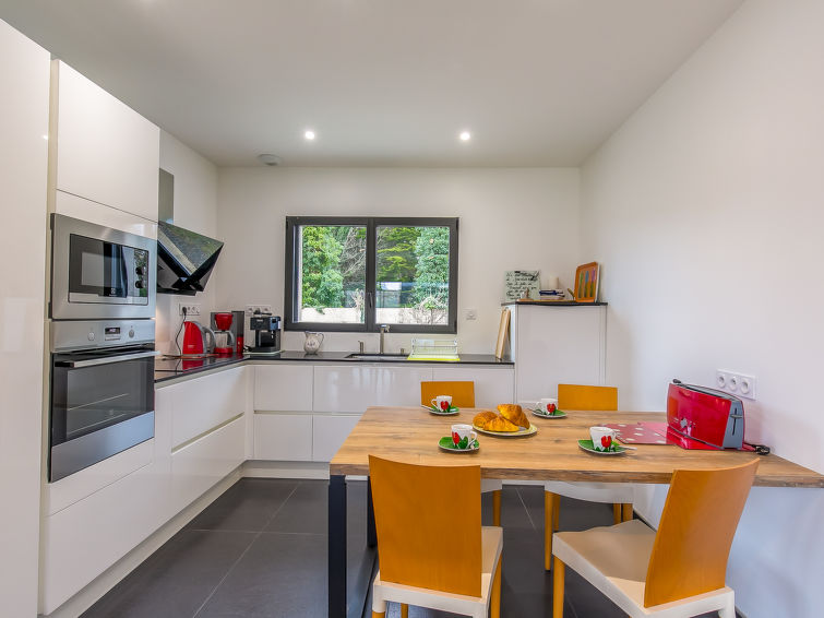 Search and Stay destination Locquirec, Bretagne - France from AU$ 252. Les Sables Blancs
