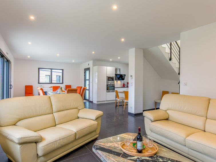Search and Stay destination Locquirec, Bretagne - France from AU$ 252. Les Sables Blancs
