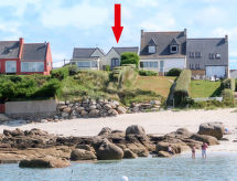 Vakantiehuis Kereol: direct aan zee in Cléder, op 40 meter van het strand - thumbnail 4