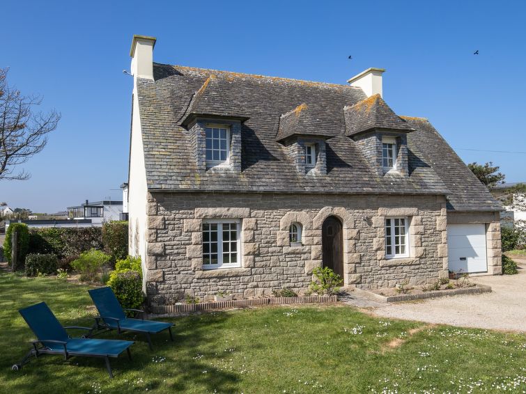 Search and Stay destination Cléder, Bretagne - France from AU$ 265. An Theven