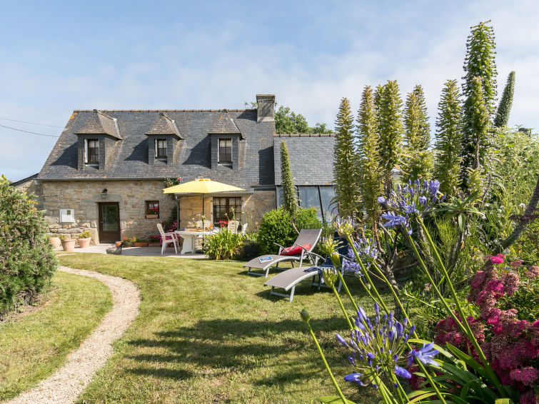 Search and Stay destination Cléder, Bretagne - France from AU$ 159. Ty Glaz