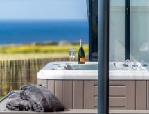 Charmantes Haus mit privatem Jacuzzi in der Bretagne