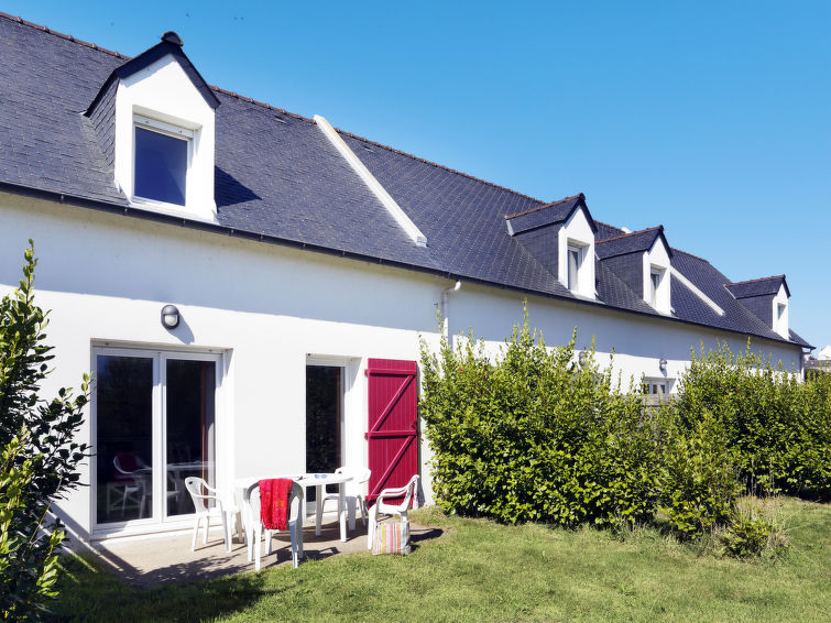 Search and Stay destination Saint-Pol-de-Léon, Bretagne - France from AU$ 74. Les Roches (PLE401)